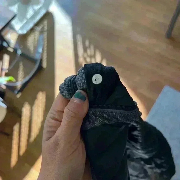 Lululemon Womens Reversible Vest Size 8 - Picture 5 of 5